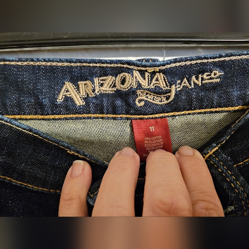 Arizona Distressed Straight Leg Boyfriend Jeans Size 11 - Picture 2 of 4